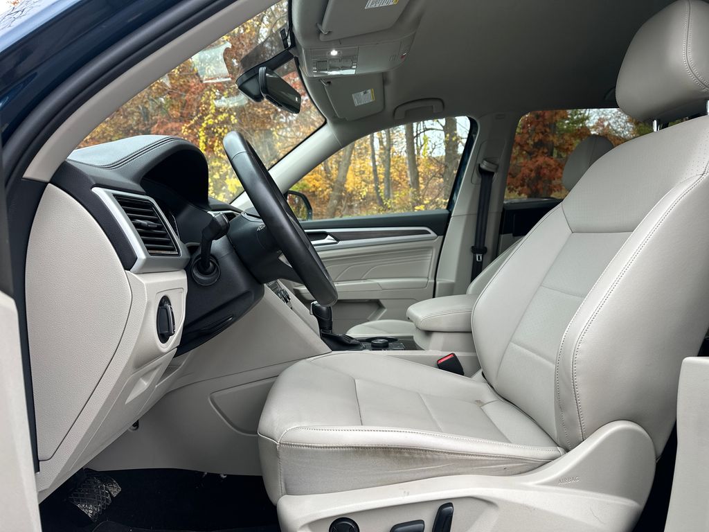 2022 Volkswagen Atlas V6 SE Technology photo 3