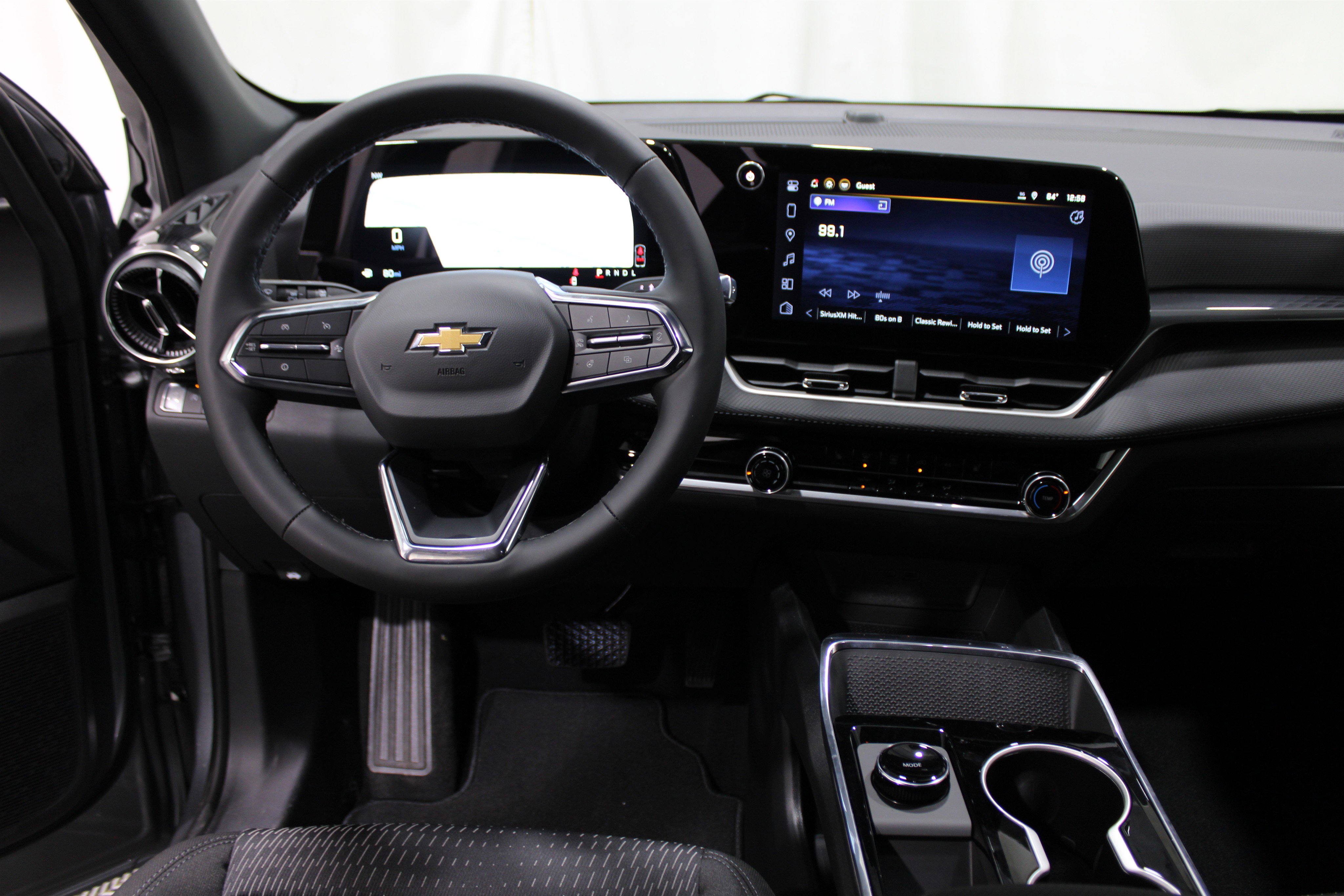 2026 Chevrolet Equinox LT photo 2