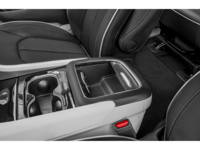 2022 Chrysler Pacifica Limited photo 10