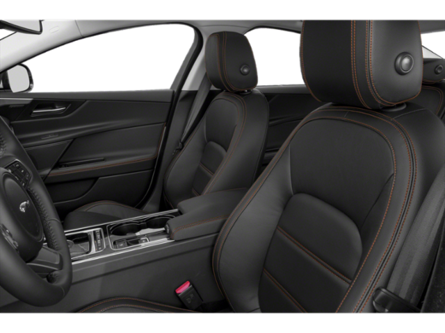 2019 Jaguar XE Premium photo 4