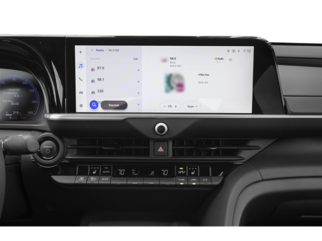 2023 Toyota Crown Limited photo 3