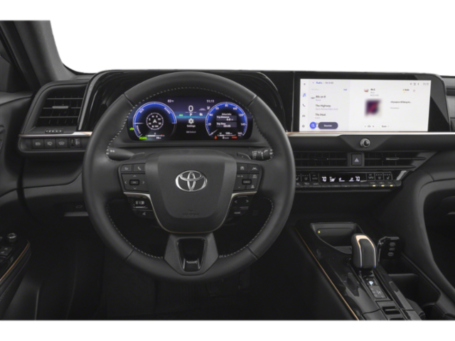 2025 Toyota Crown Signia XLE photo 3