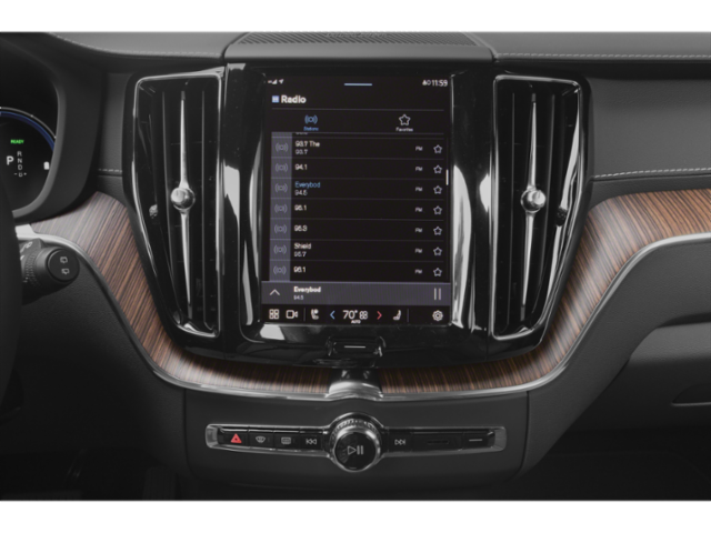 2022 VOLVO XC60 - Image 9