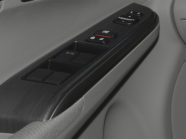 2014 Toyota Camry Hybrid LE photo 17