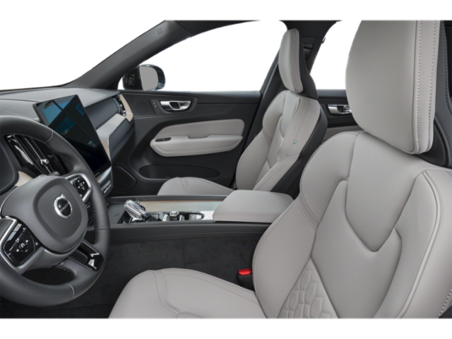 2026 Volvo XC60 B5 Core photo 4