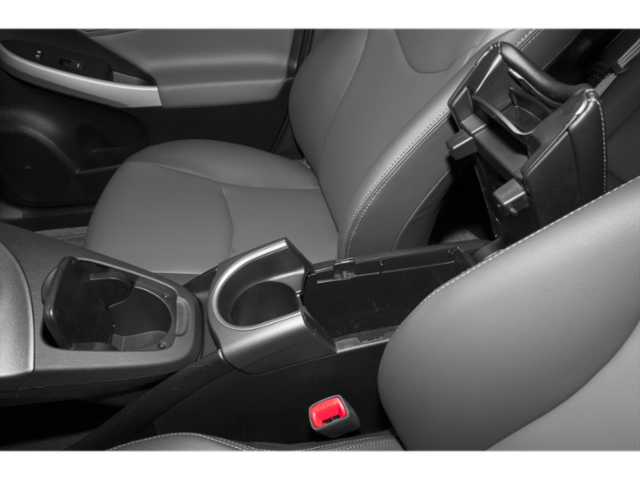 2015 Toyota Prius Four photo 23