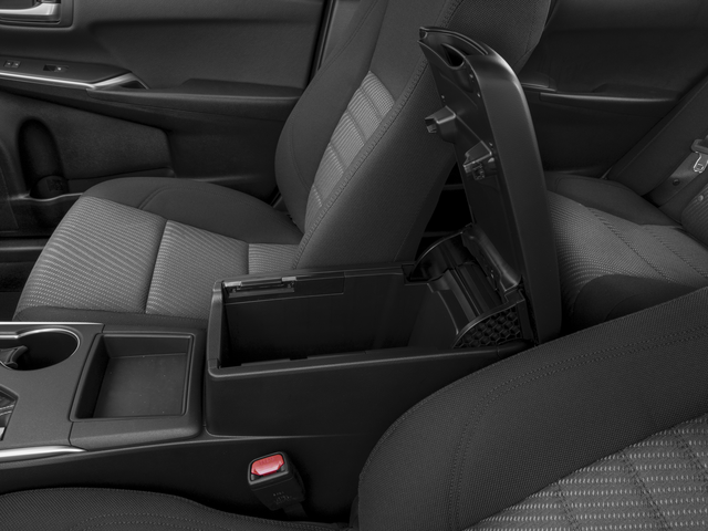 2016 Toyota Camry LE photo 11