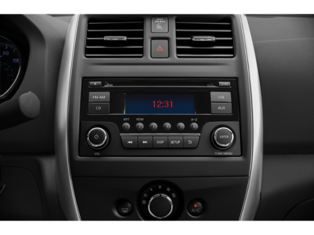 2015 Nissan Versa 1.6 Plus photo 16