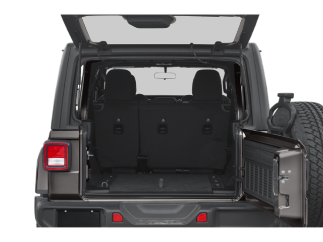 2018 Jeep Wrangler Unlimited Sahara photo 8