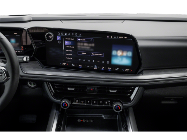2025 Chevrolet Suburban LT photo 7