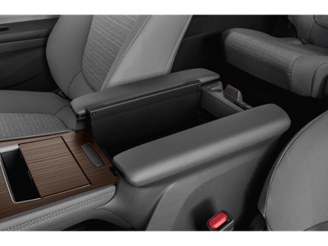 2021 Toyota Sienna LE photo 10