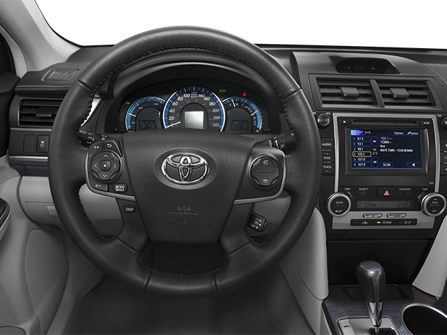 2014 Toyota Camry Hybrid LE photo 6