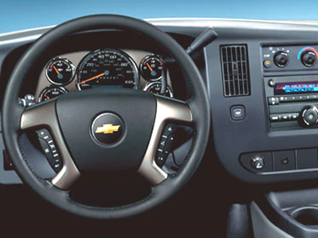 2008 Chevrolet Express Work Van Cargo photo 2