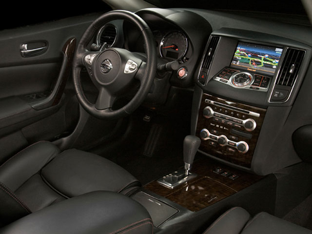 2009 Nissan Maxima SV photo 3