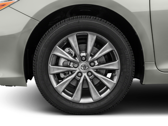 2017 Toyota Camry Hybrid SE photo 4