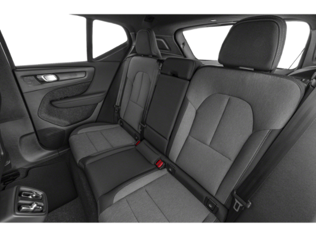 2026 Volvo XC40 AWD photo 8