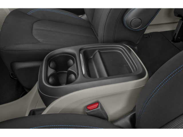 2021 Chrysler Pacifica Touring photo 11