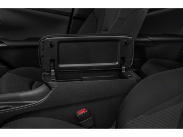 2021 Toyota Prius L photo 10