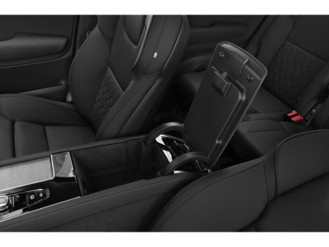 2026 Volvo XC90 T8 photo 4