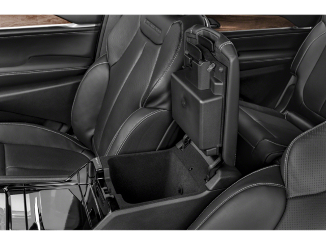 2025 Jeep Grand Cherokee Overland photo 10