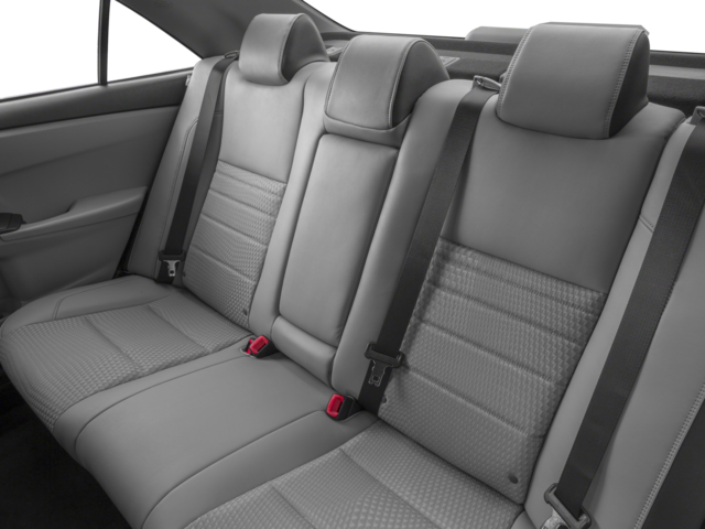 2017 Toyota Camry XSE photo 16