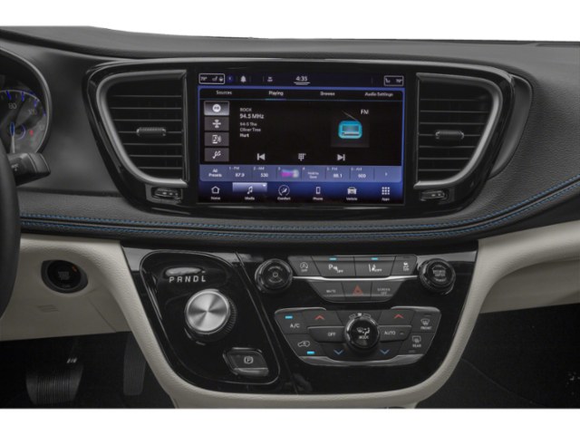 2021 Chrysler Pacifica Touring photo 7