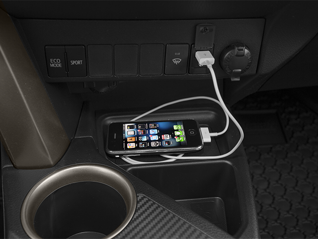 2014 Toyota RAV4 XLE photo 12