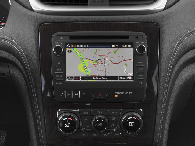 2017 Chevrolet Traverse 2LT photo 4