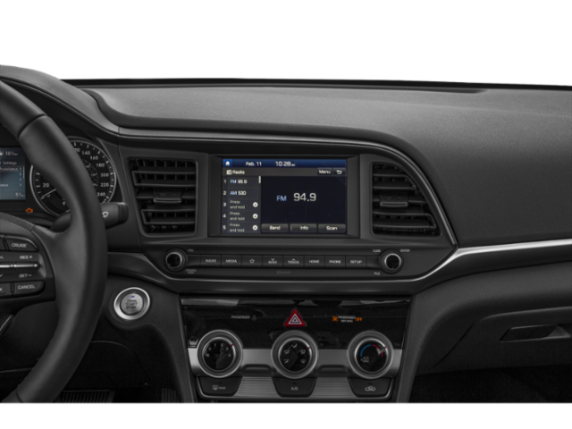 2019 Hyundai Elantra SEL photo 4