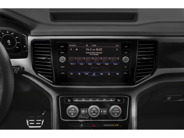 2023 Volkswagen Atlas Cross Sport SEL R-Line photo 9