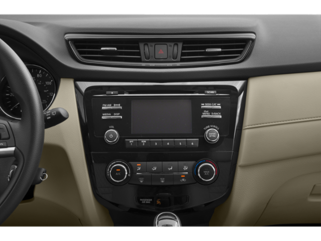 2017 Nissan Rogue SV photo 11