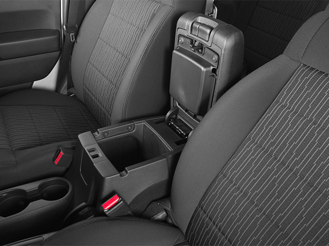 2013 Jeep Wrangler Unlimited Sahara photo 18
