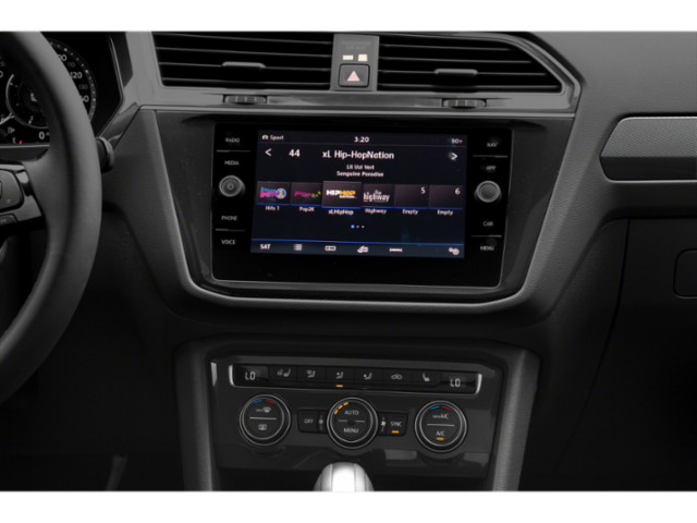 2018 Volkswagen Tiguan SEL Premium photo 6