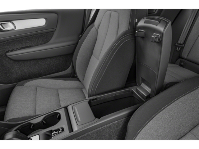 2026 Volvo XC40 AWD photo 9