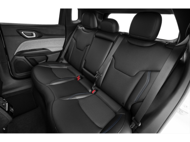 2025 Jeep Compass Latitude photo 3