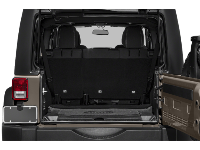 2015 Jeep Wrangler Unlimited Rubicon photo 4