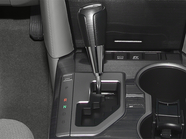 2014 Toyota Camry Hybrid LE photo 10