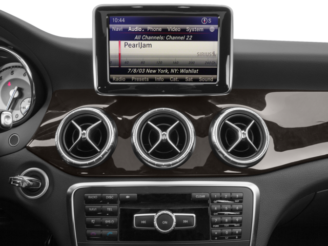 2016 Mercedes Benz CLA 250 4MATIC photo 3