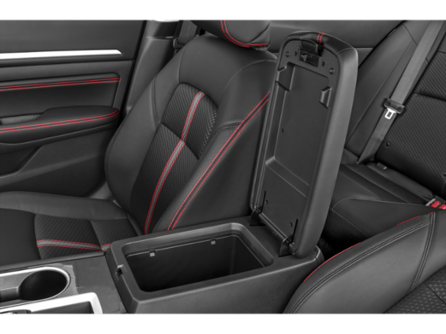 2025 Nissan Altima SR photo 13