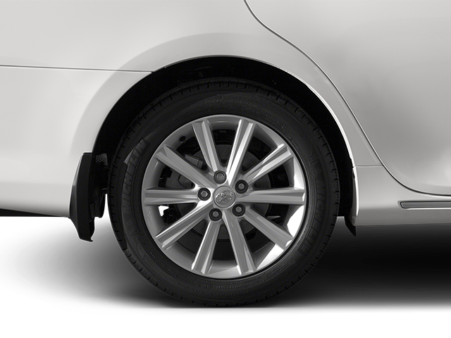 2014 Toyota Camry Hybrid LE photo 11