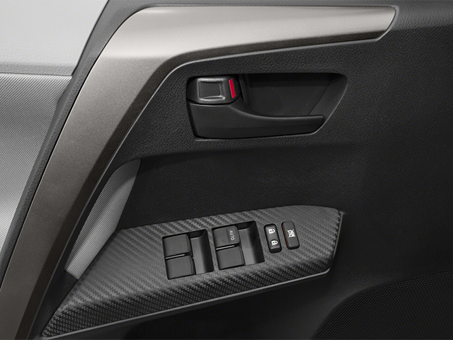 2014 Toyota RAV4 XLE photo 16