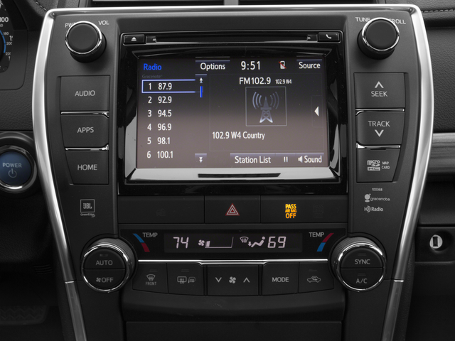 2017 Toyota Camry Hybrid SE photo 3