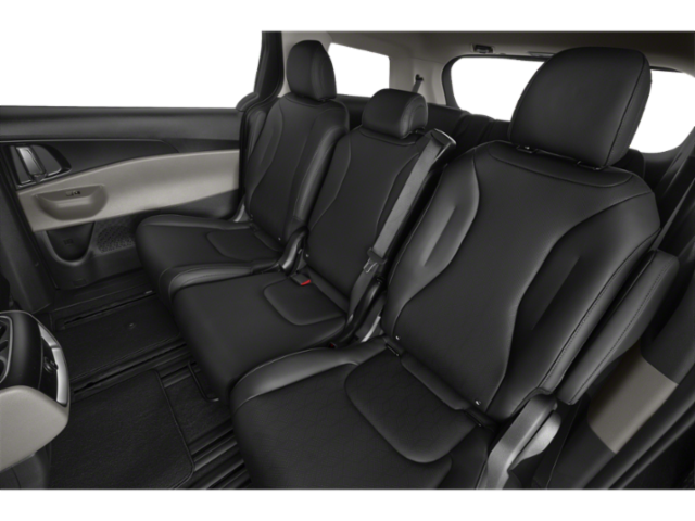 2026 Kia Carnival LXS photo 9