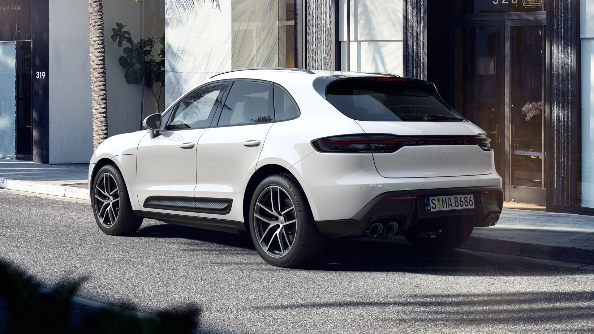 2025 Porsche Macan T photo 3