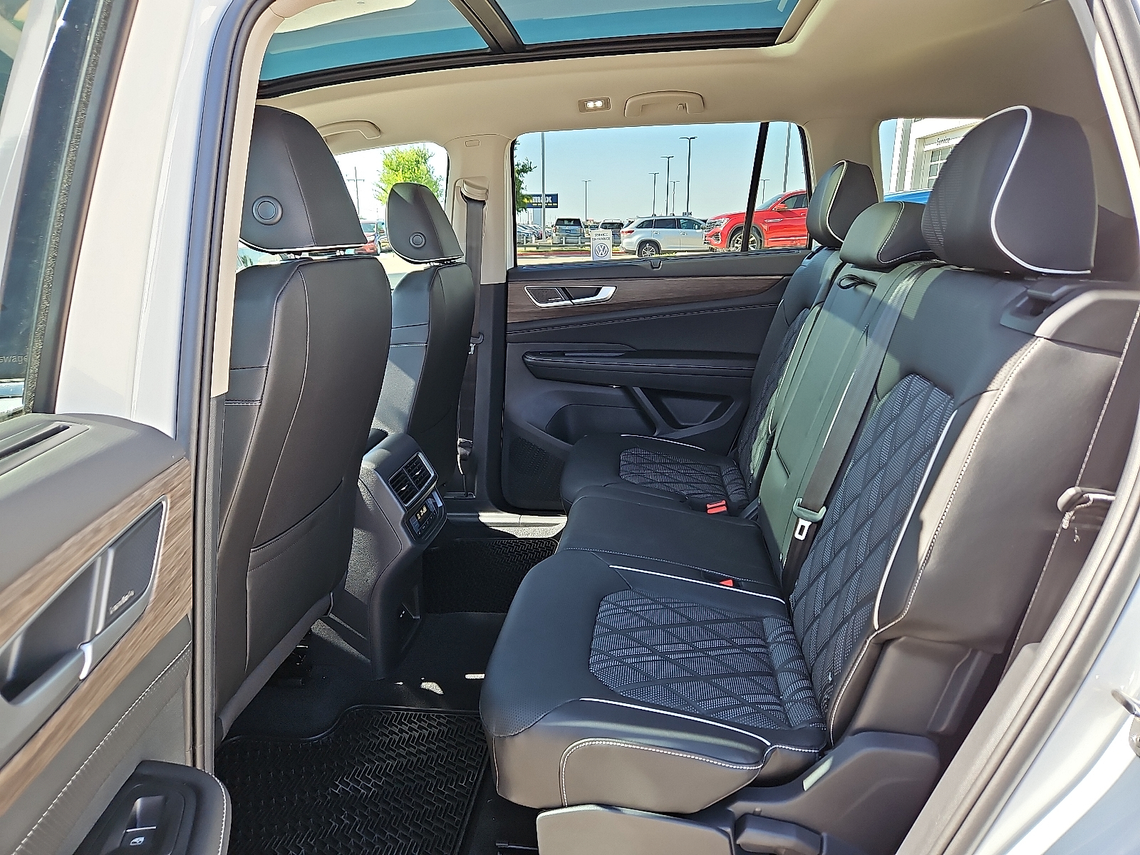 new 2025 Volkswagen Atlas car, priced at $53,811