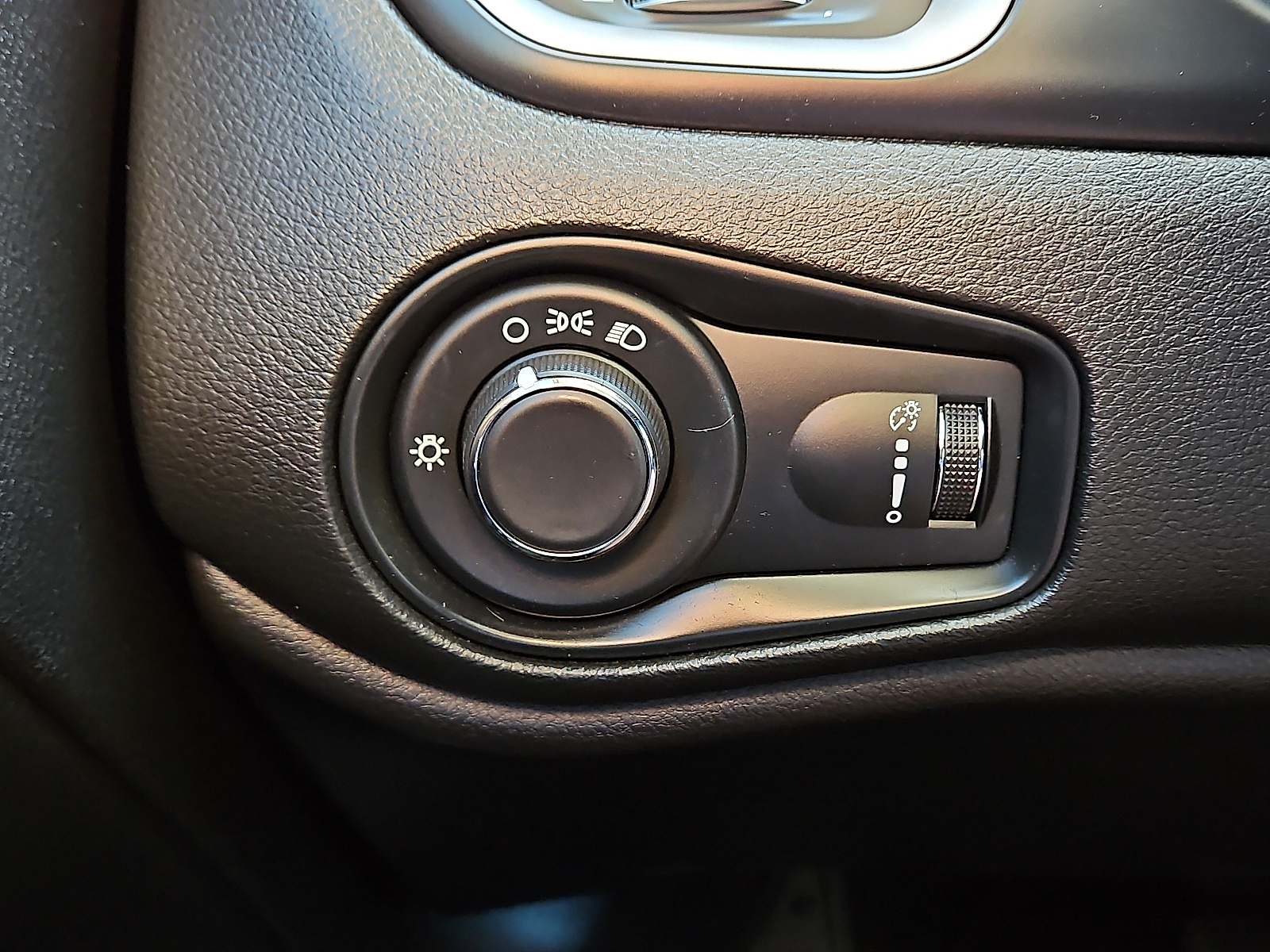 used 2021 Jeep Renegade car, priced at $16,399