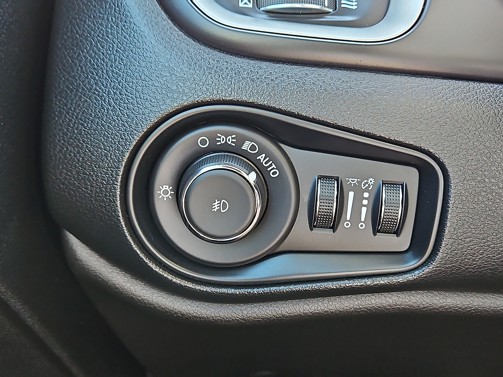 used 2021 Jeep Renegade car, priced at $17,250