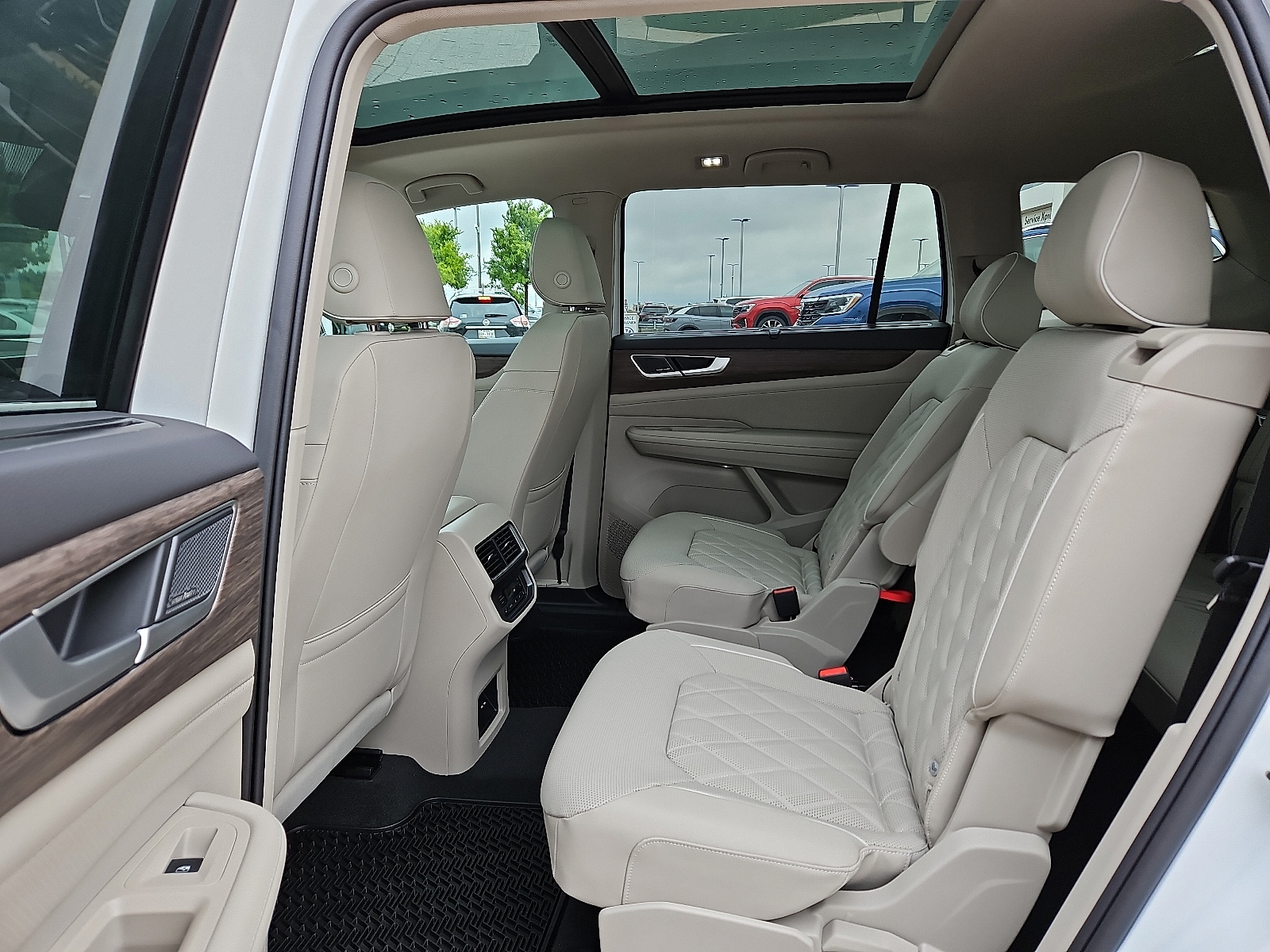 new 2025 Volkswagen Atlas car, priced at $57,006