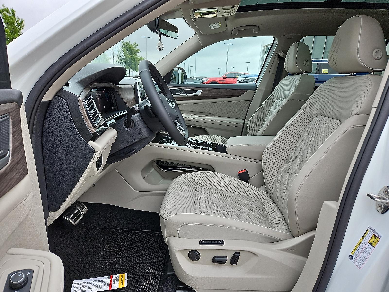 new 2025 Volkswagen Atlas car, priced at $57,006