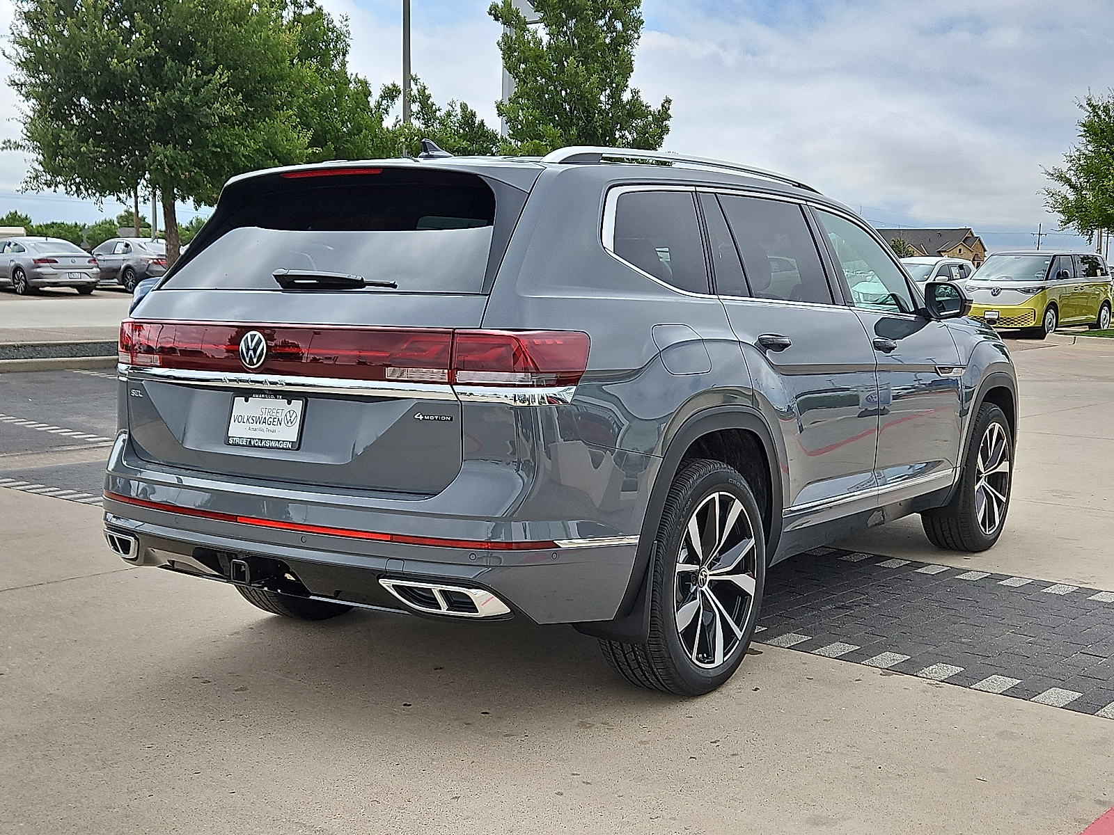 new 2025 Volkswagen Atlas car, priced at $54,506